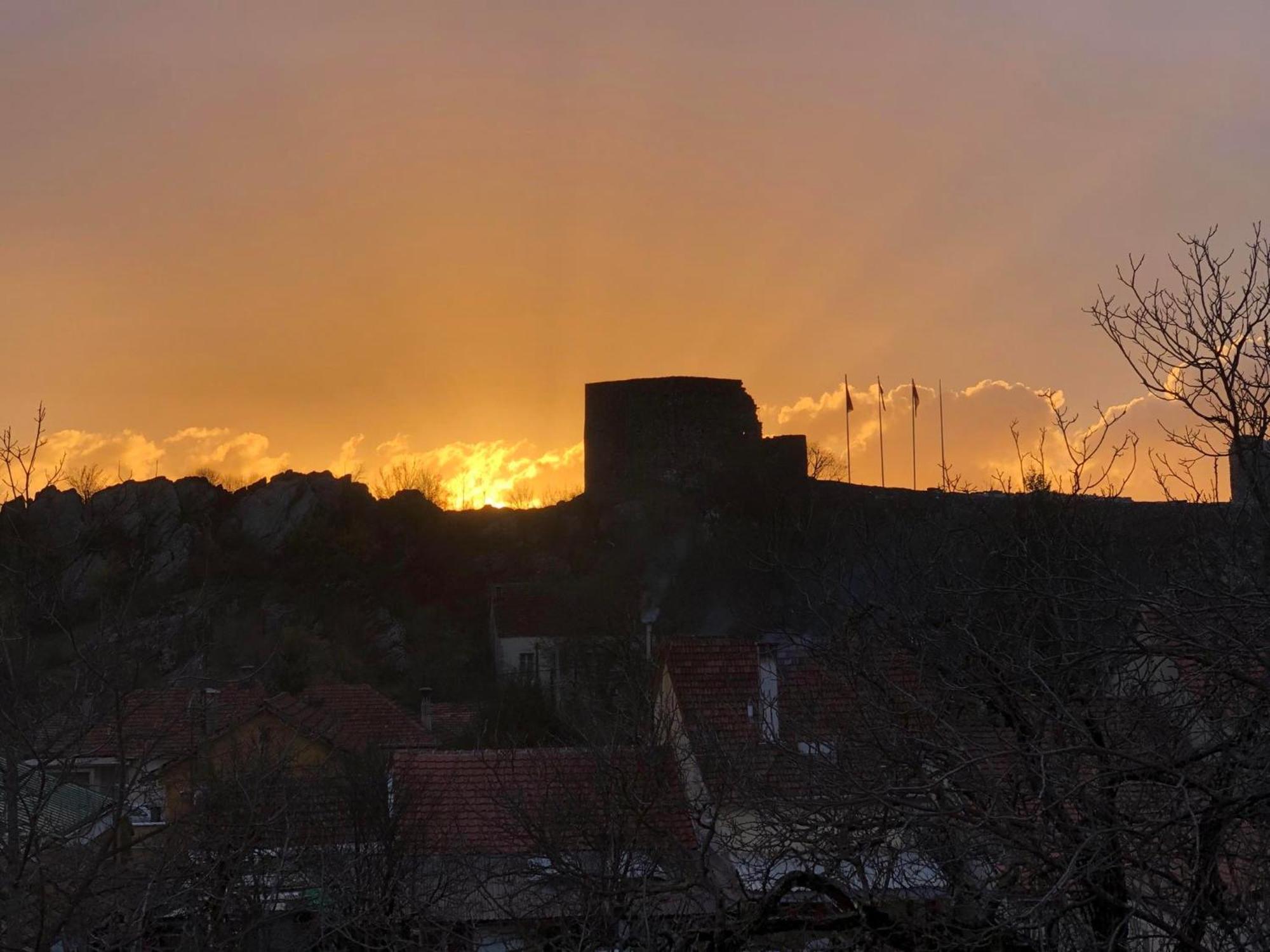 Old Town House Apartment Niksic ภายนอก รูปภาพ